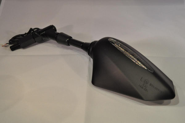 Access rear view mirror with blinkers for the rule left.