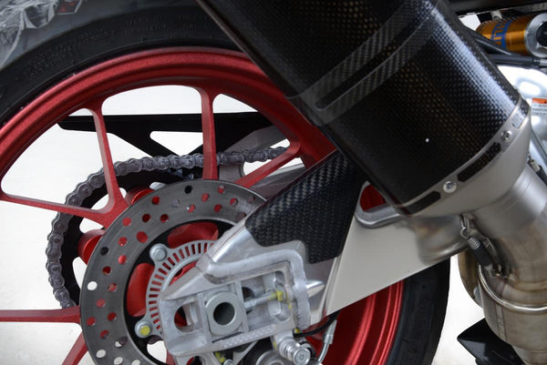 Garda Swingerm din fibră de carbon (partea dreaptă), Aprilia RSV4 RR / RF 15- / RSV4 1100 Factory 19-20 / V4 Tuono [R] 15-